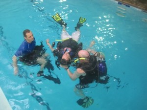 PADI Rescue training durante un PADI Instructor Development Course